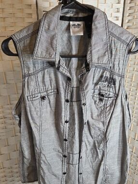 Harley-Davidson Gray Sleeveless Snap-Down Shirt with Black Stitching